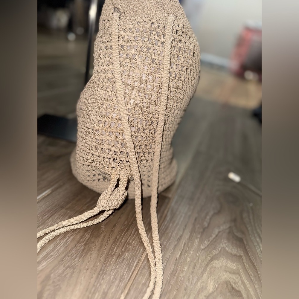 URBAN OUTFITTERS Ecote Moria Crochet Backpack in beige o/s - Picture 9 of 13